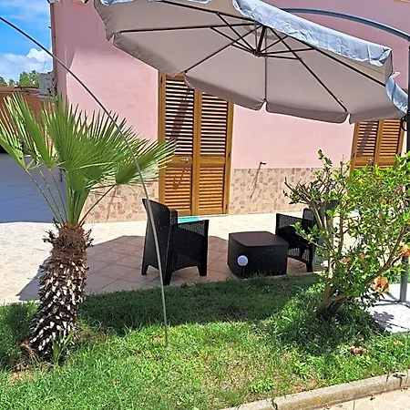 Arenosu25 Bed & Breakfast 3*