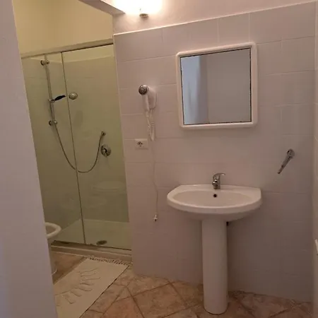 Arenosu25 לינה וארוחת בוקר 3*