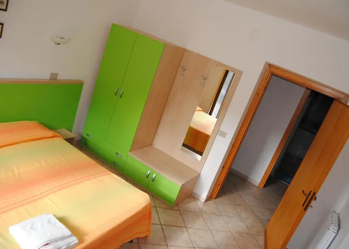 ベッド・アンド・ブレックファスト Arenosu25